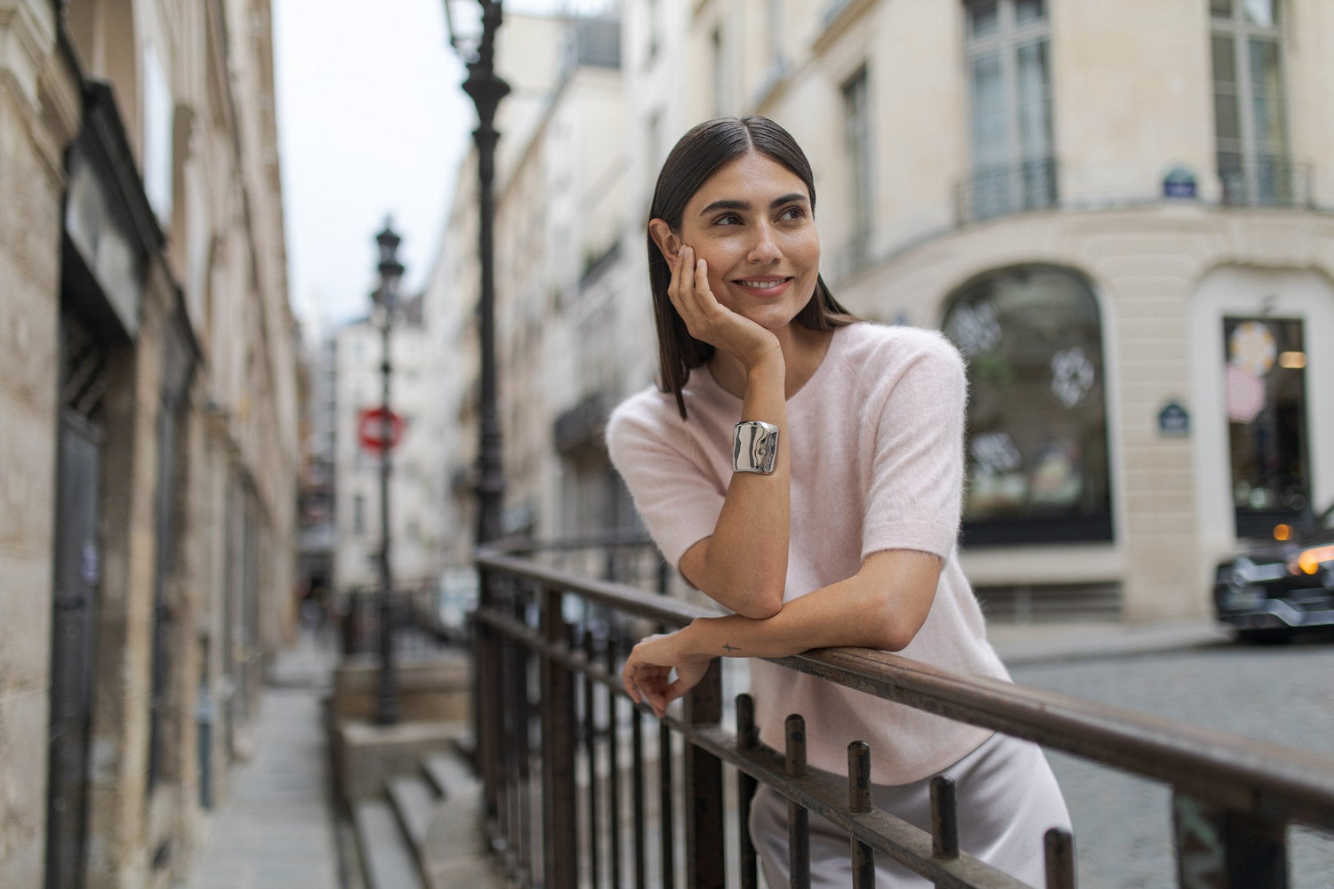 Tummansininen puuvilla kauluspaita sekä hame