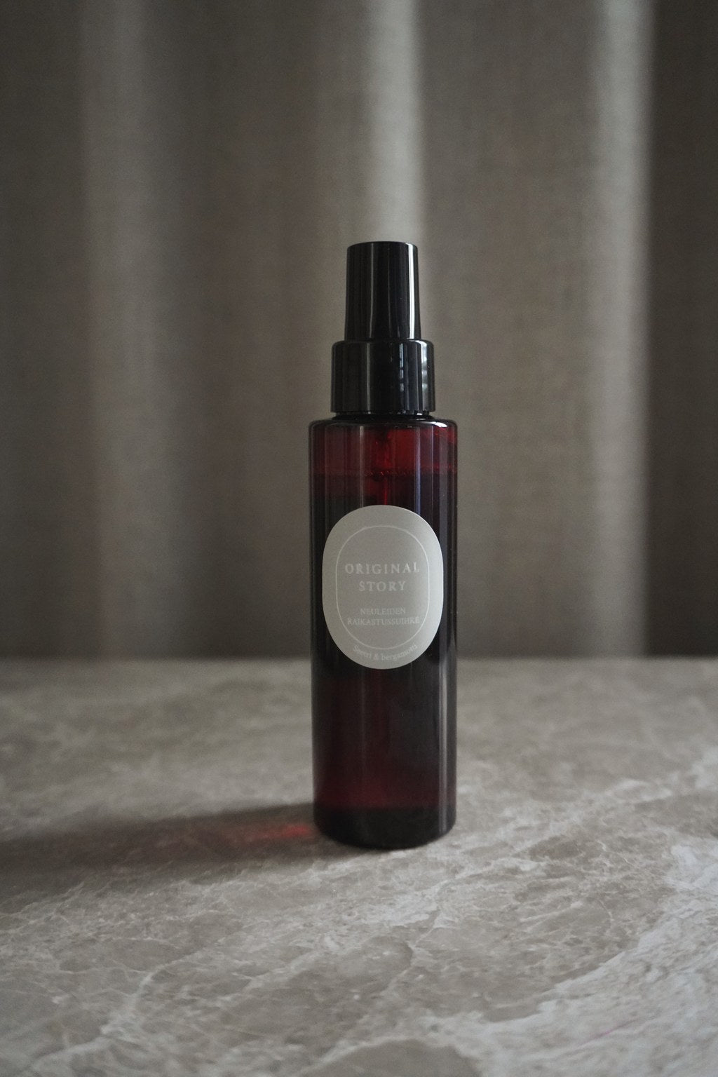 Knitwear freshening spray