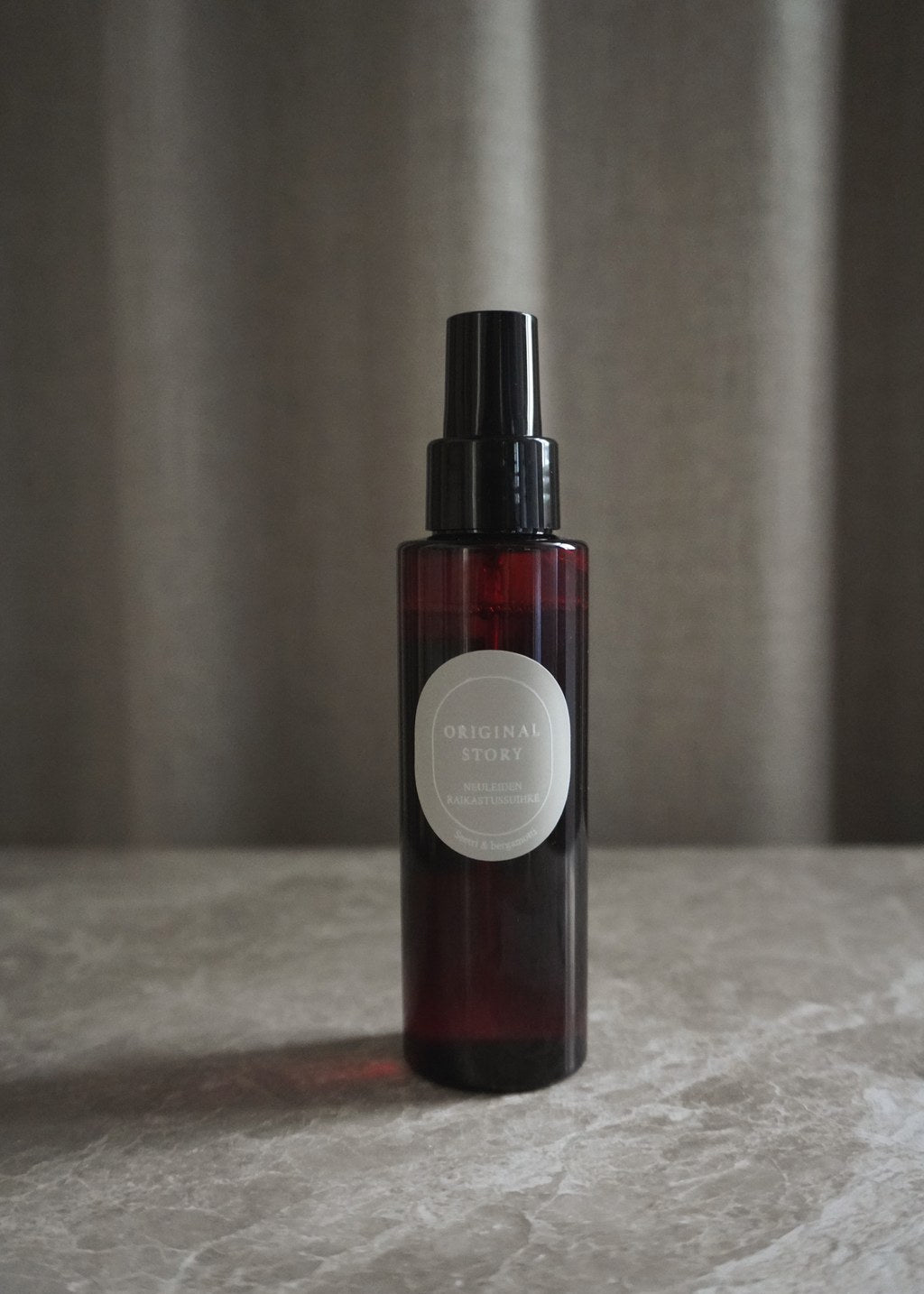 Knitwear freshening spray