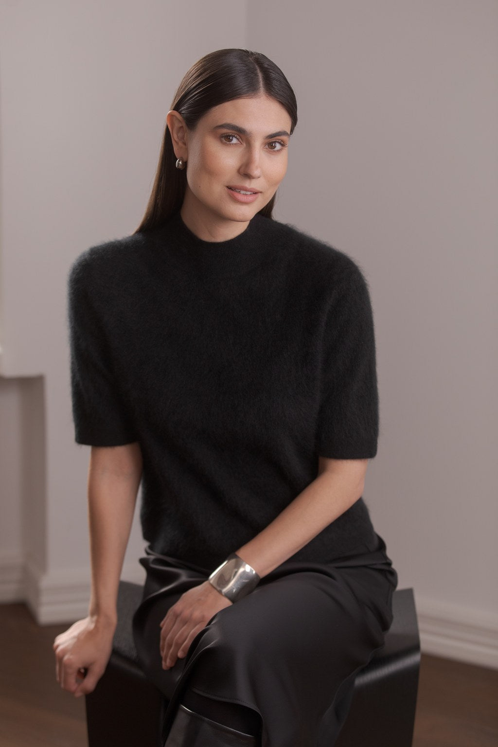 Short sleeve mock neck cashmere sweater, Black