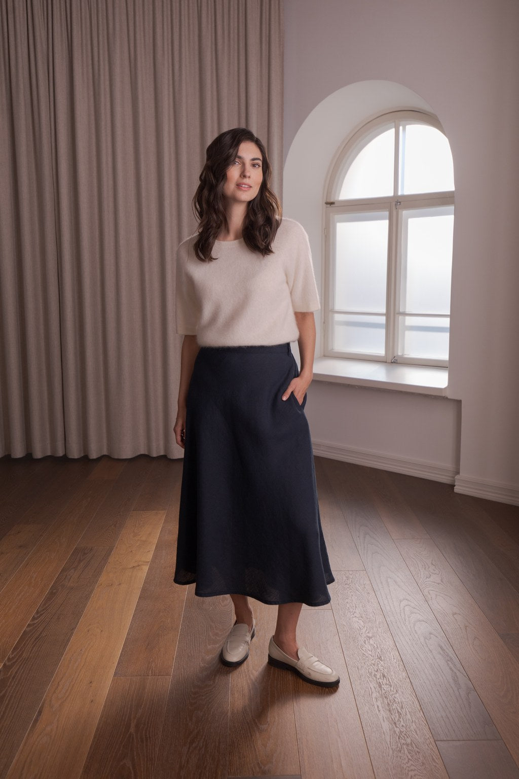 Wide-hemmed linen skirt, Dark navy
