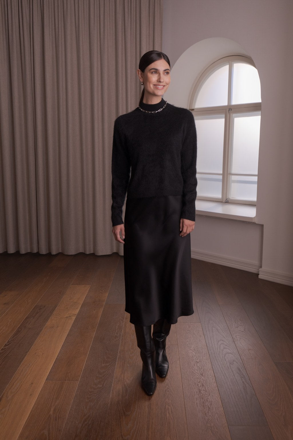 Long-sleeved cashmere sweater with half-padded collar, Black