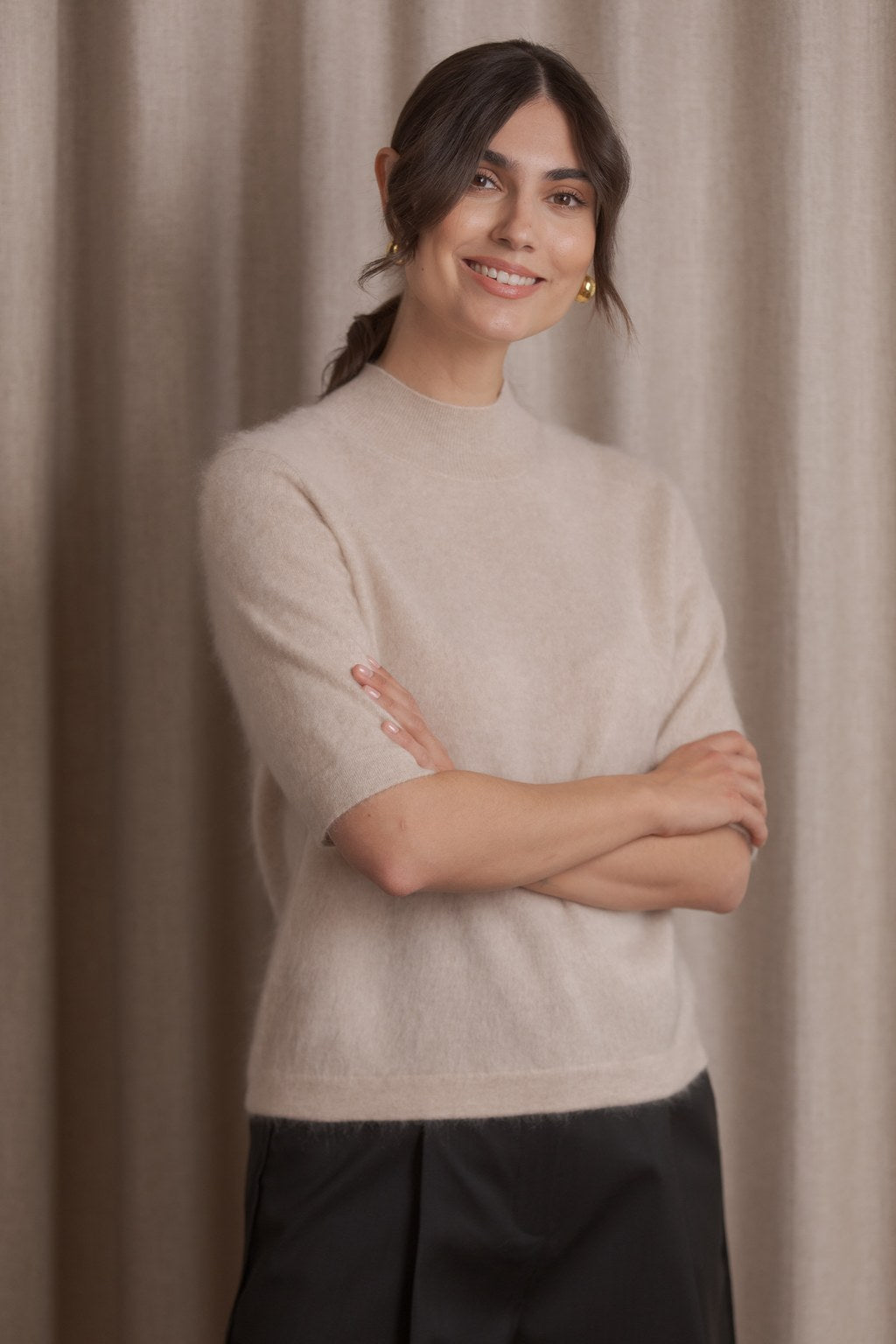 Short sleeve mock neck cashmere sweater, Latte