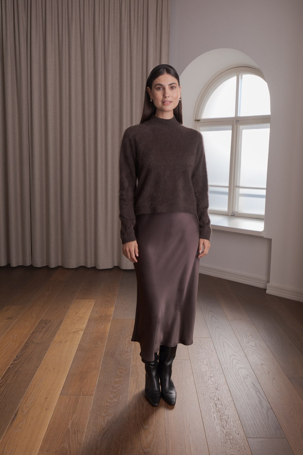 Long-sleeved cashmere sweater with half-padded collar, Dark chocolate