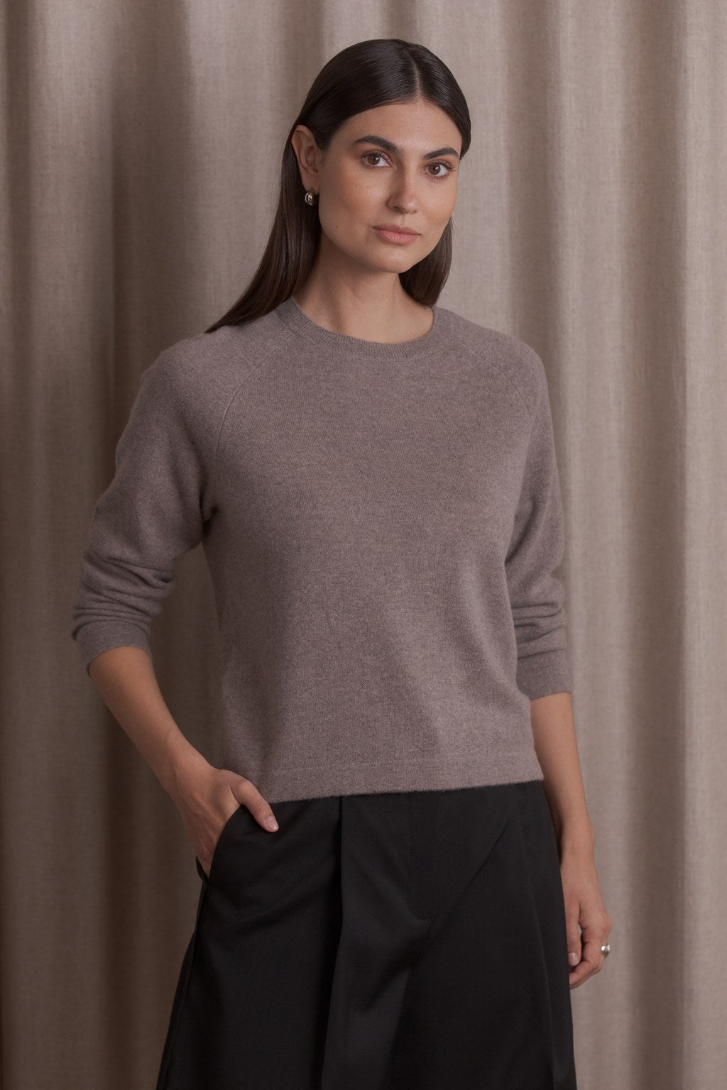Long-sleeved plain cashmere sweater, Nougat