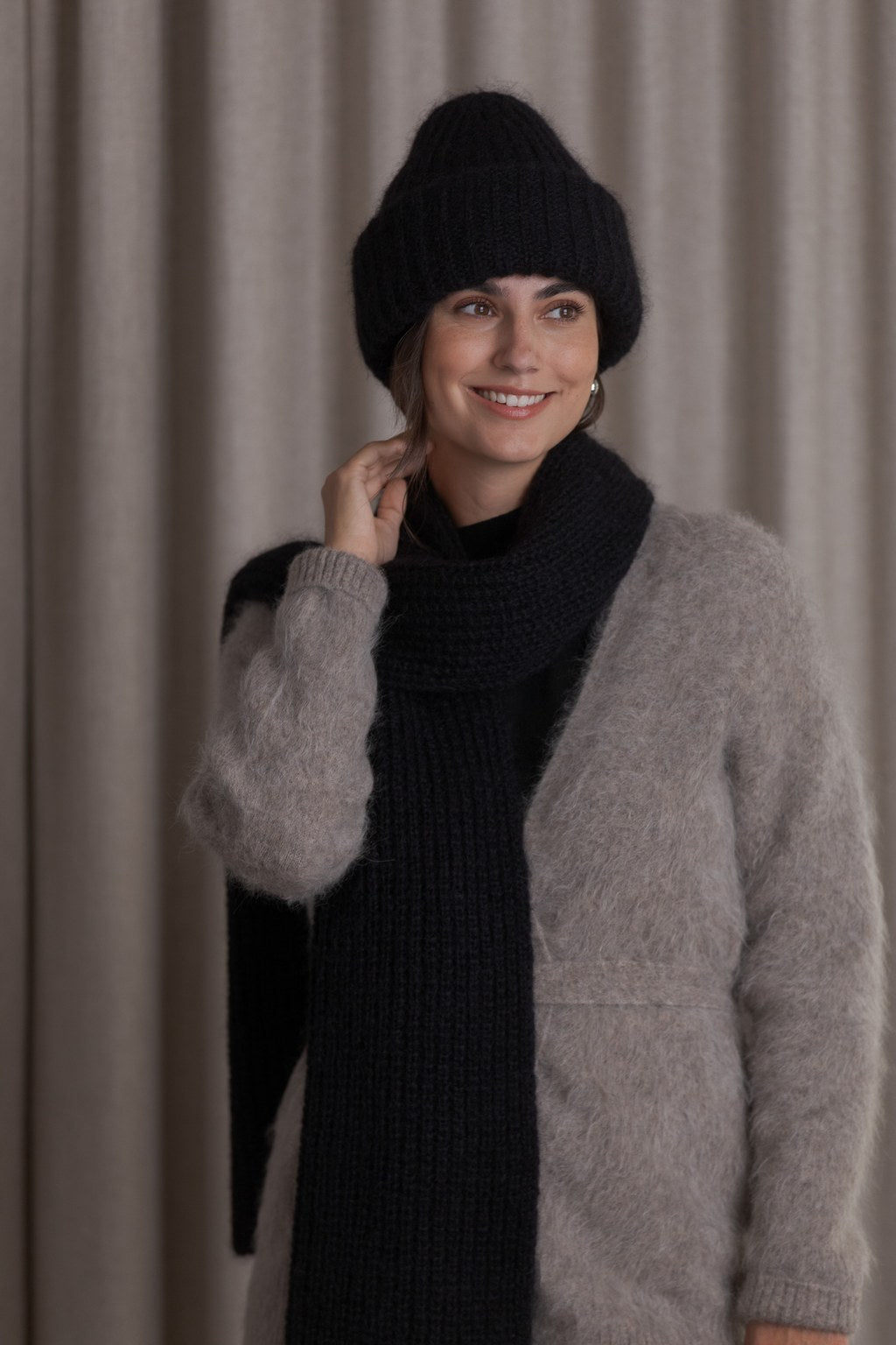 Naisten kid mohair asusteet, musta