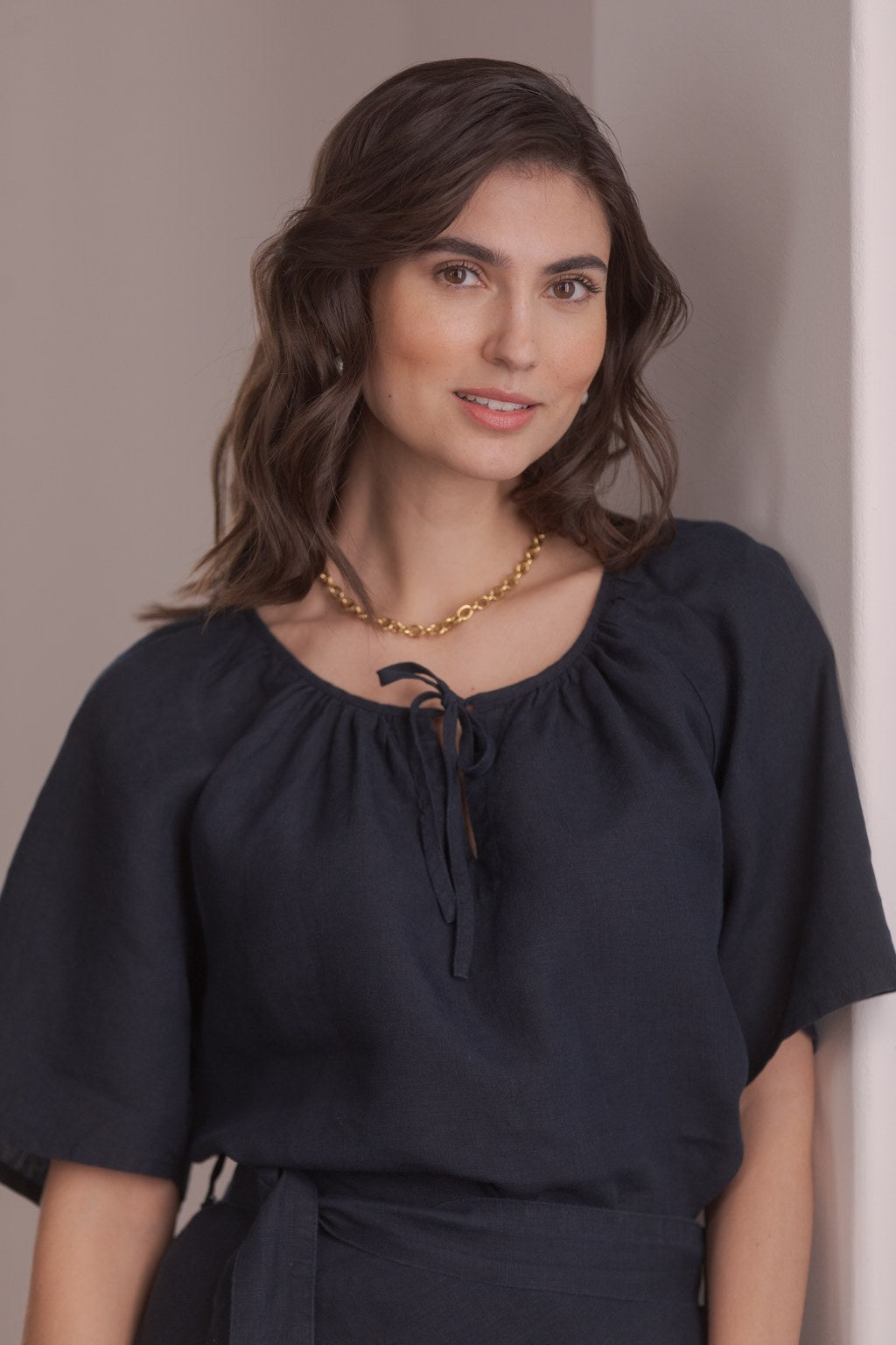 Laadukas sininen leveähihainen pellavapaita