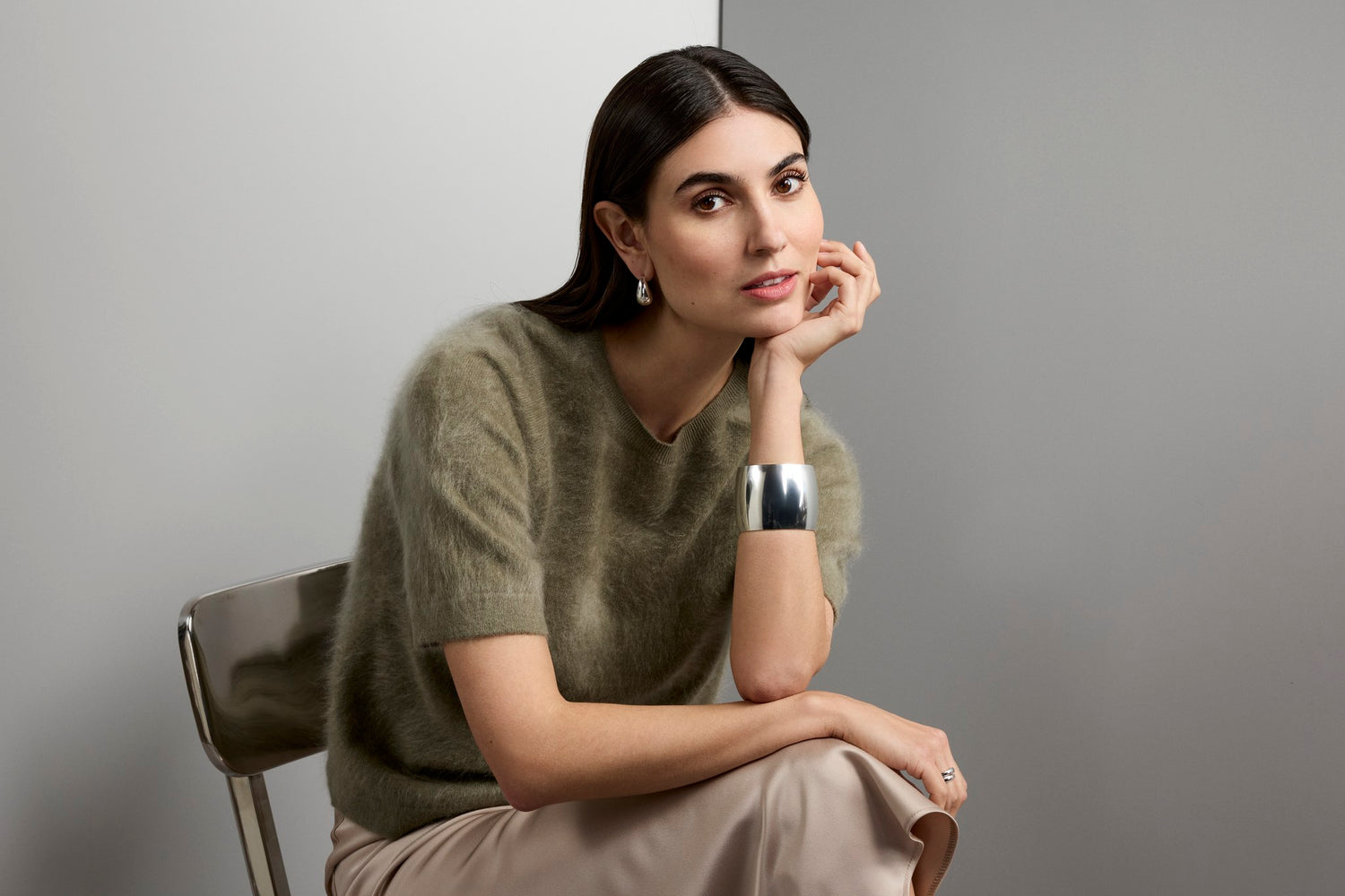 short_sleeve_light_olive_knit