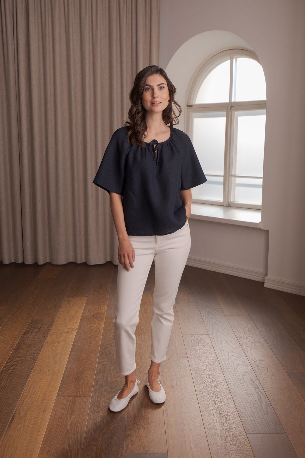 Wide-sleeved linen shirt, Dark navy
