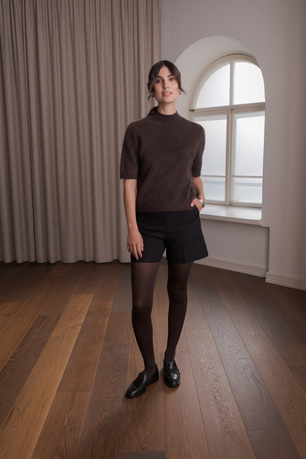 Short-sleeved cashmere sweater with half-padded collar, Dark chocolate