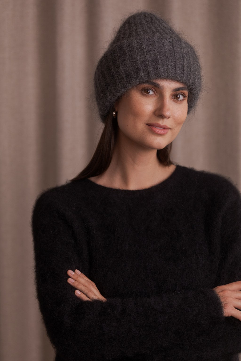 Chunky beanie made of kid mohair blend, Dark gray melange