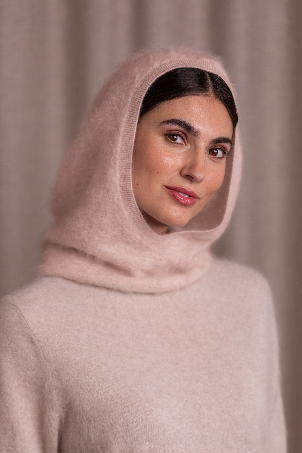 Cashmere hood, Pale pink