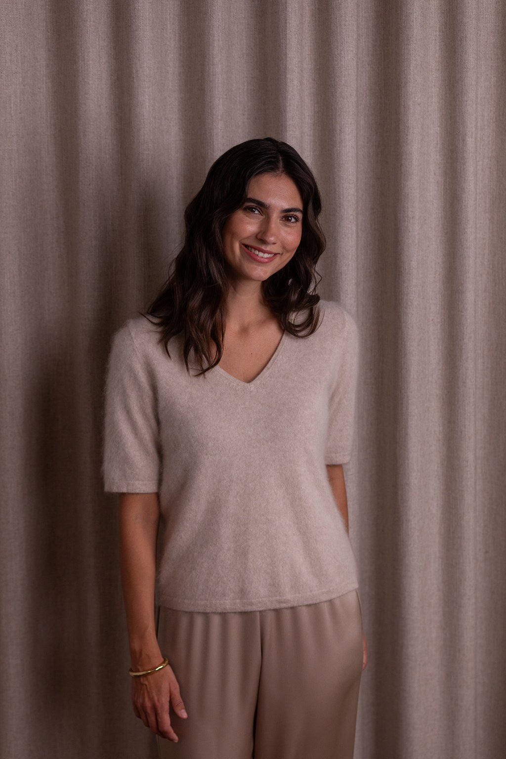 Original Storyn lyhythihainen kashmirneule V-kaula-aukolla, latte